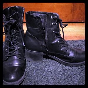 Womans Black Boots